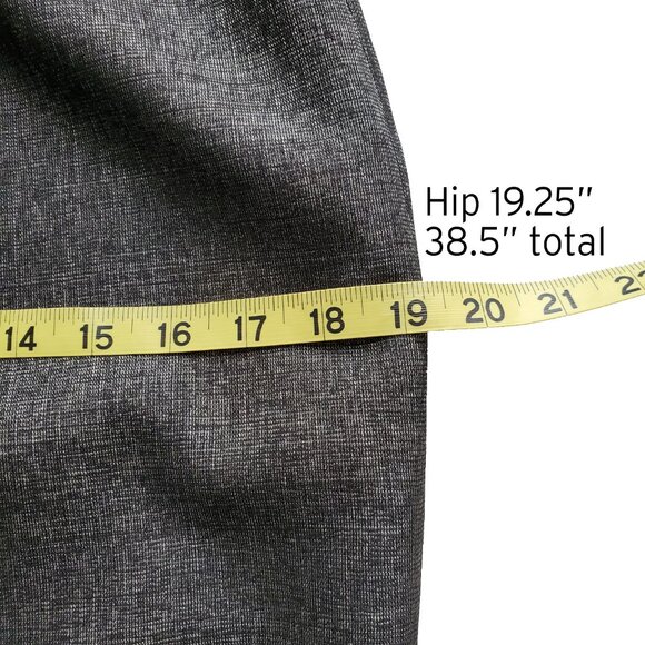 Le Suit Gray 3 Button Front Business Suit Skirt Set Size 4 - Picture 15 of 16